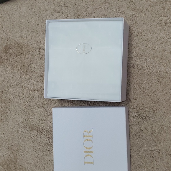 Dior square box (only) with tissues - Picture 2 of 11